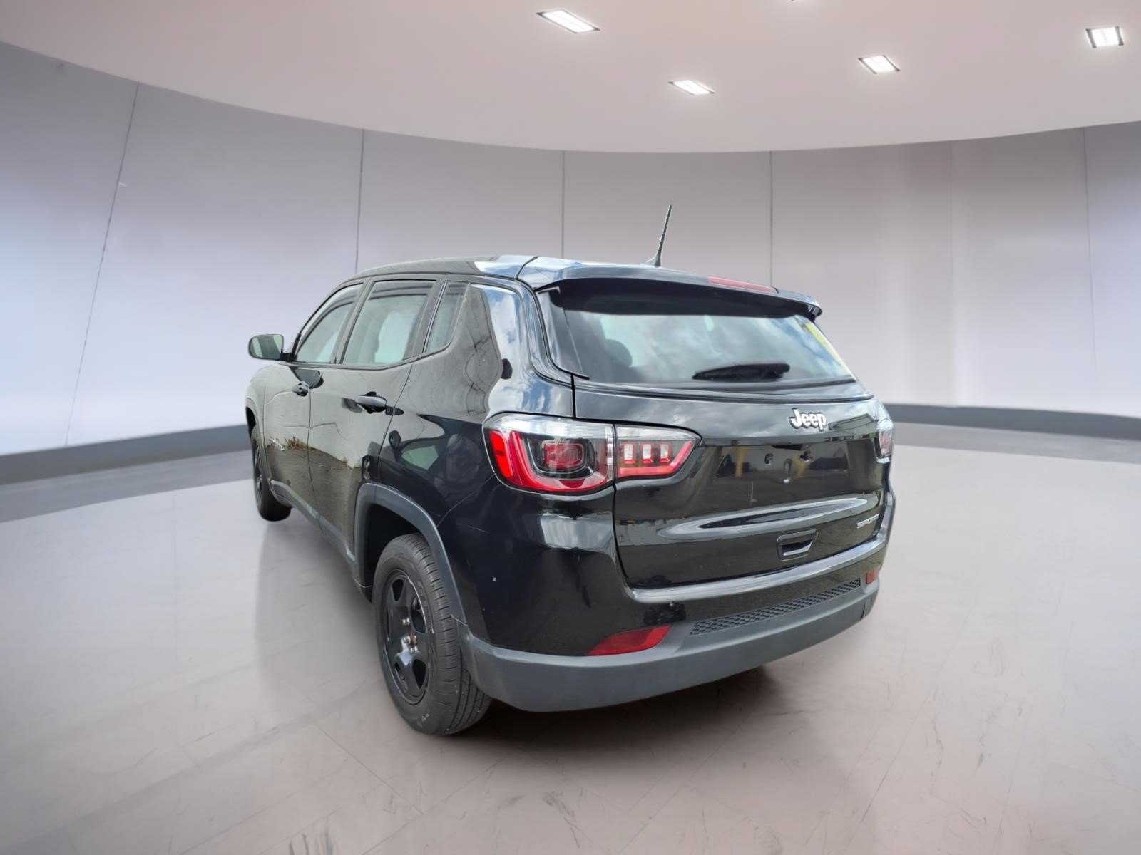Used 2021 Jeep Compass Sport w/ Cold Weather Group FWD image 3