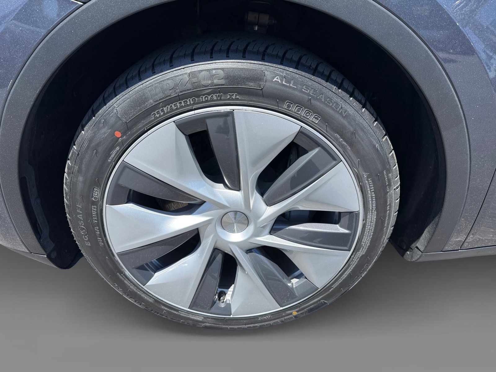 Used 2023 Tesla Model Y Long Range AWD/4WD image 9