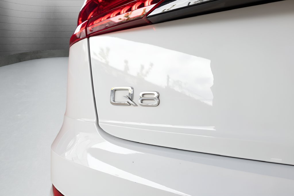 Used 2023 Audi Q8 Premium Plus AWD/4WD image 17
