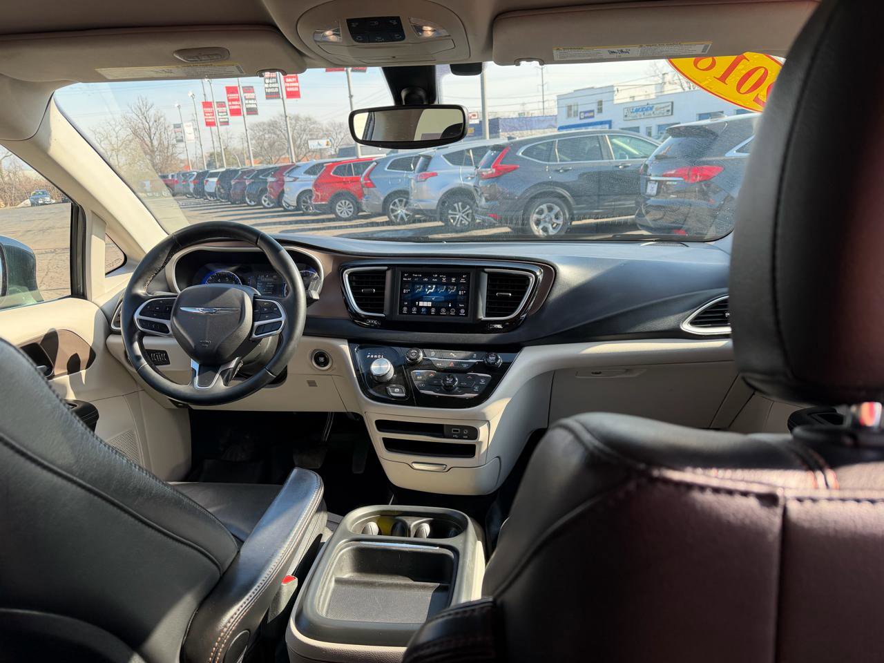 Used 2018 Chrysler Pacifica Touring-L w/ Tire & Wheel Group image 19
