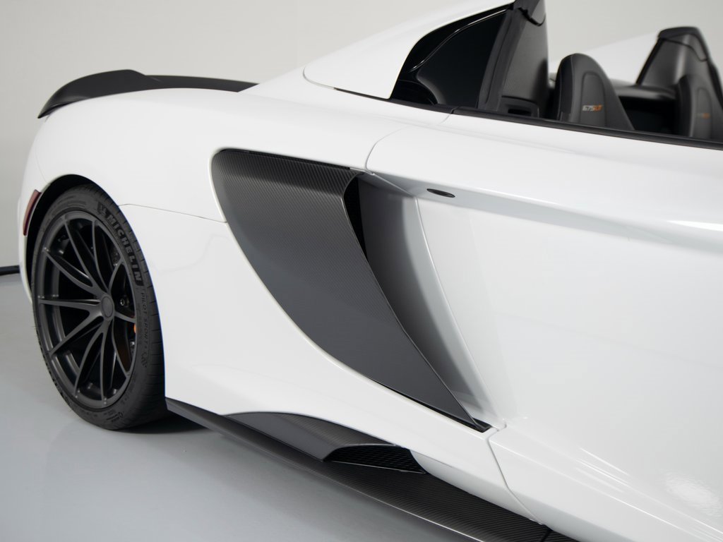 Used 2016 McLaren 675LT Spider image 44