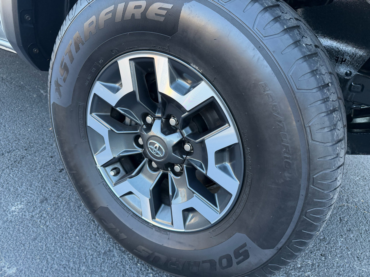 Used 2022 Toyota Tacoma TRD Off-Road image 10