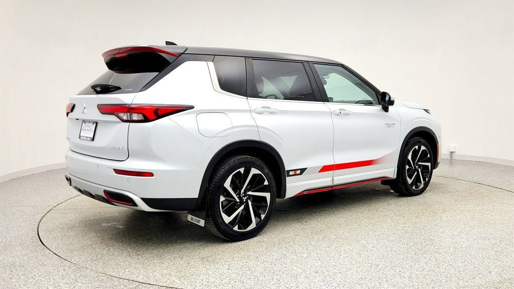 Used 2024 Mitsubishi Outlander Ralliart image 5