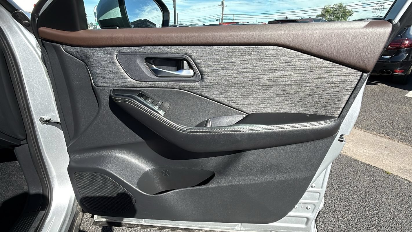 Used 2022 Nissan Rogue SV AWD/4WD image 17