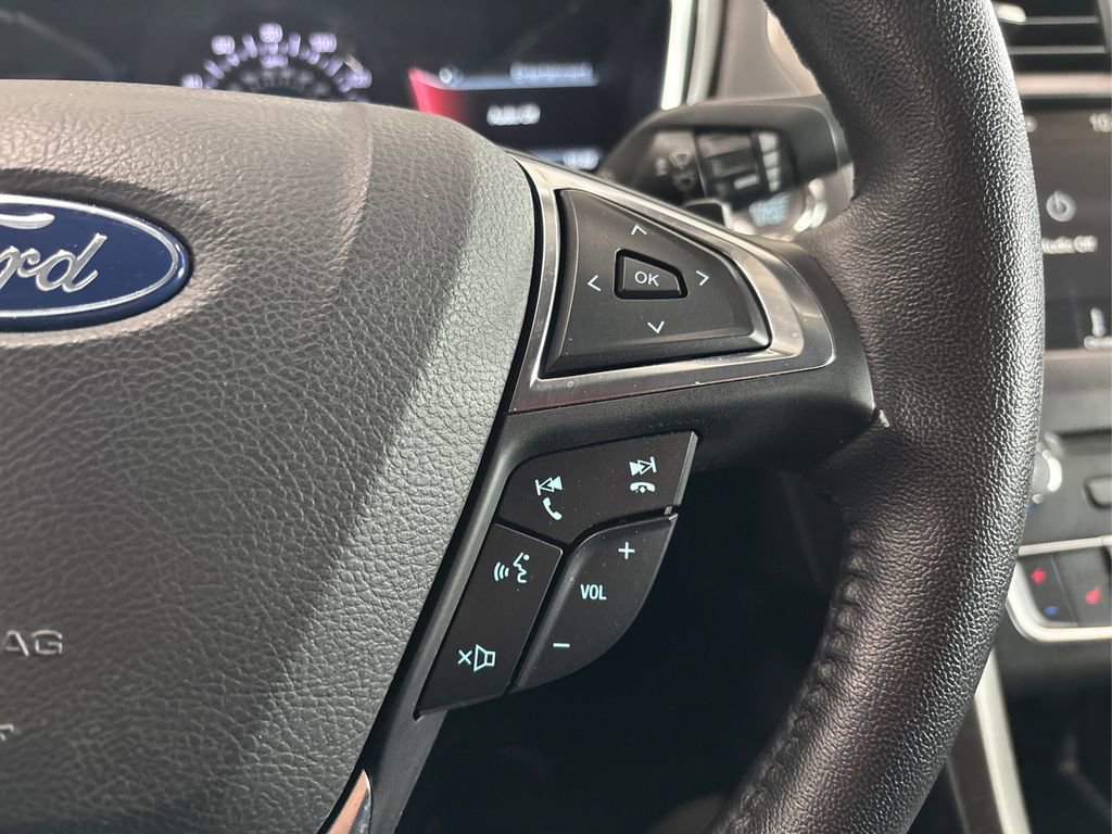 Used 2018 Ford Fusion SE w/ Fusion SE Technology Package image 28