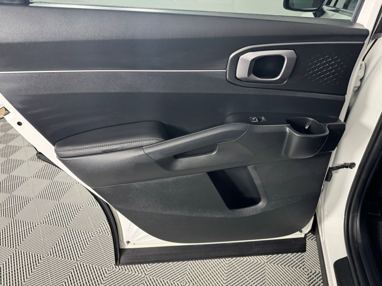 Used 2023 Kia Sorento EX w/ Panoramic Sunroof Package image 19