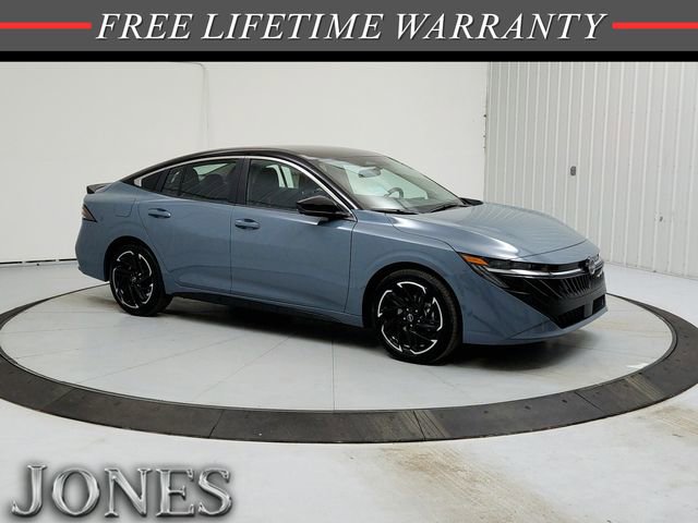 New 2026 Nissan Sentra SR w/ Floor Mat Package