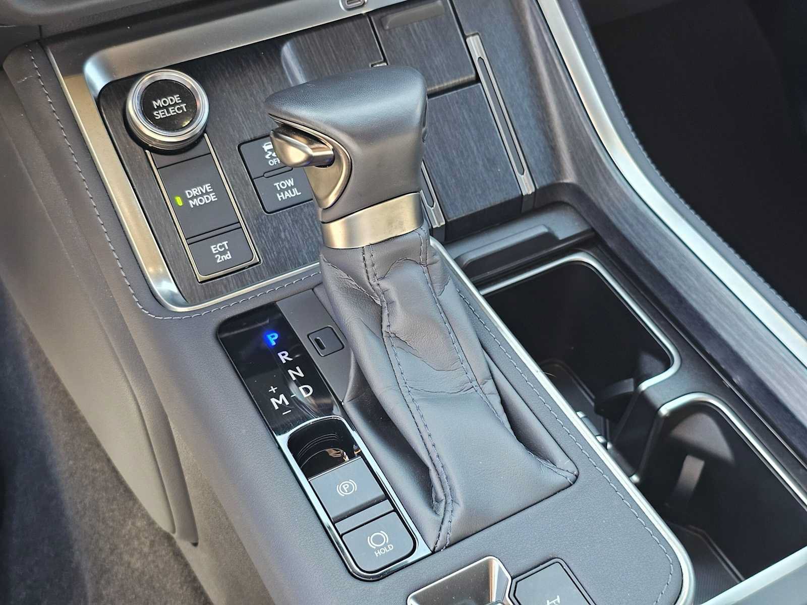 Certified 2025 Lexus GX 550 w/ Cold Area Package AWD/4WD image 31