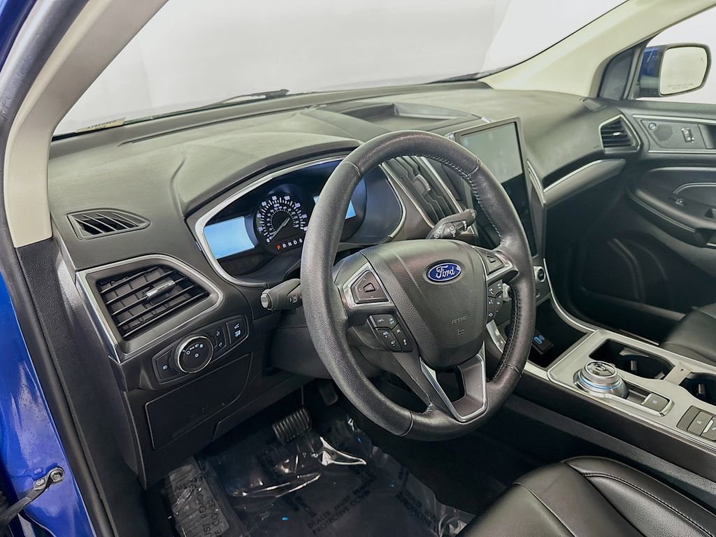 Used 2021 Ford Edge Titanium image 14
