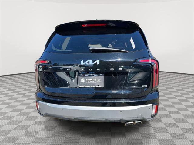 Used 2023 Kia Telluride EX w/ EX Captain's Chair Package AWD/4WD image 4