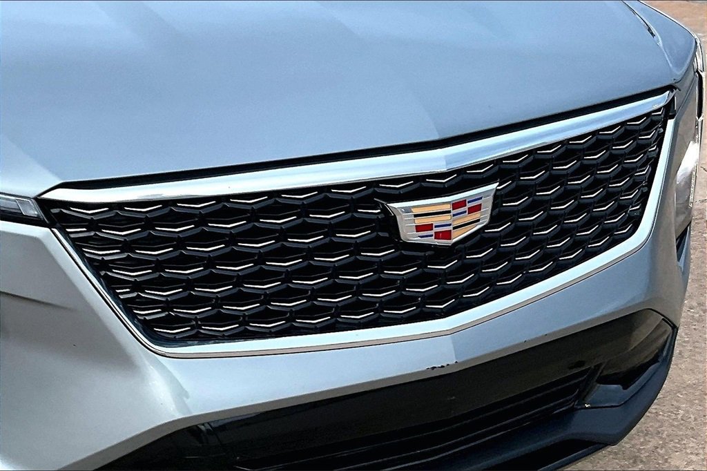Used 2024 Cadillac XT4 Premium Luxury image 26