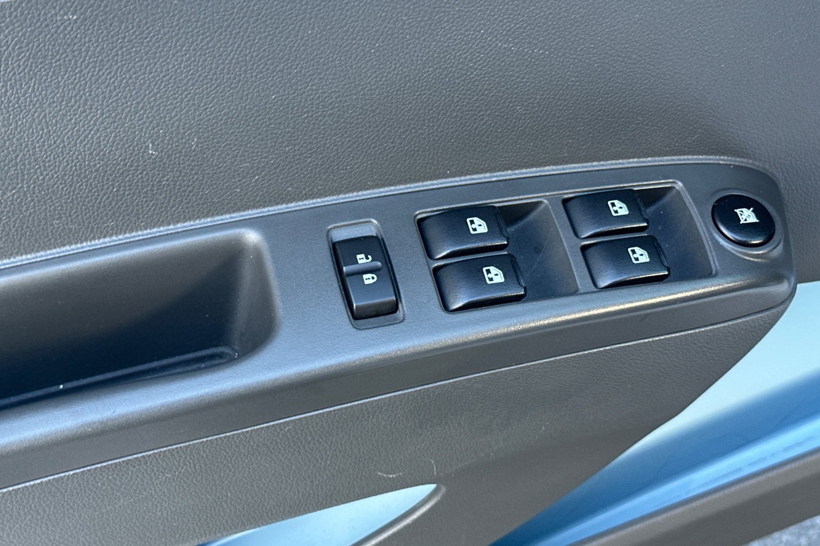 Used 2014 Chevrolet Spark LT FWD image 13