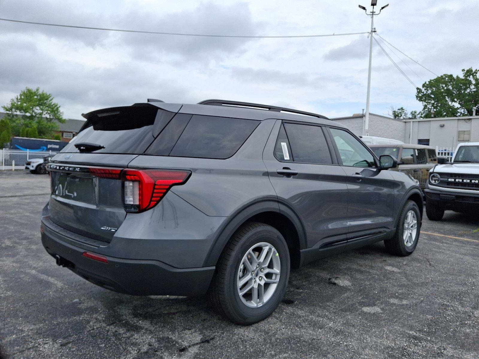 New 2026 Ford Explorer Active AWD/4WD image 4