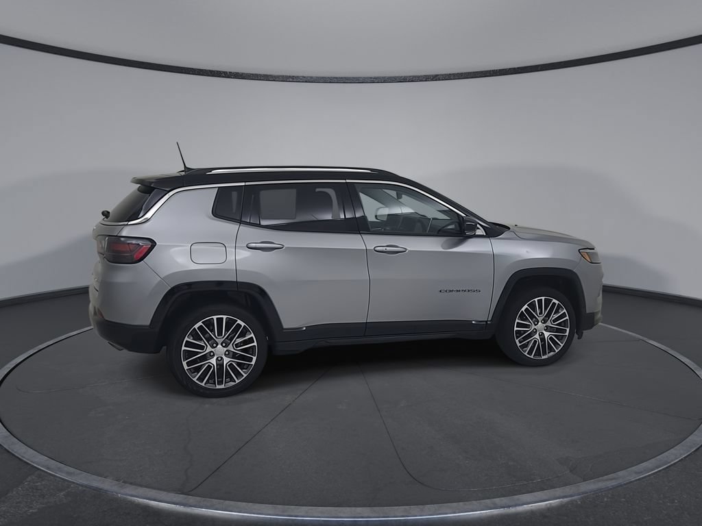 Used 2022 Jeep Compass Limited w/ Elite Group AWD/4WD image 18