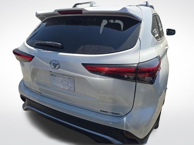 Used 2021 Toyota Highlander XSE AWD/4WD image 3