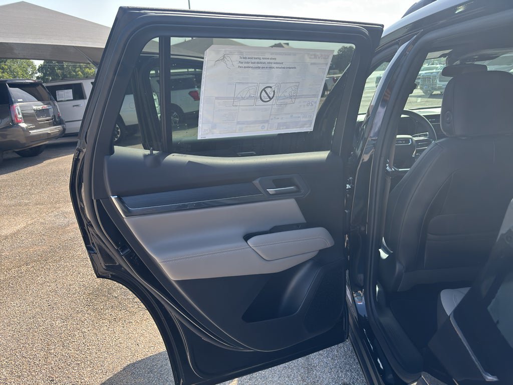Used 2027 GMC Terrain Elevation w/ Elevation Premium Package FWD image 13