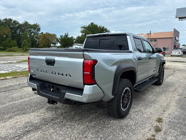 Used 2025 Toyota Tacoma TRD Off-Road w/ TRD Off Road Upgrade Package AWD/4WD image 3