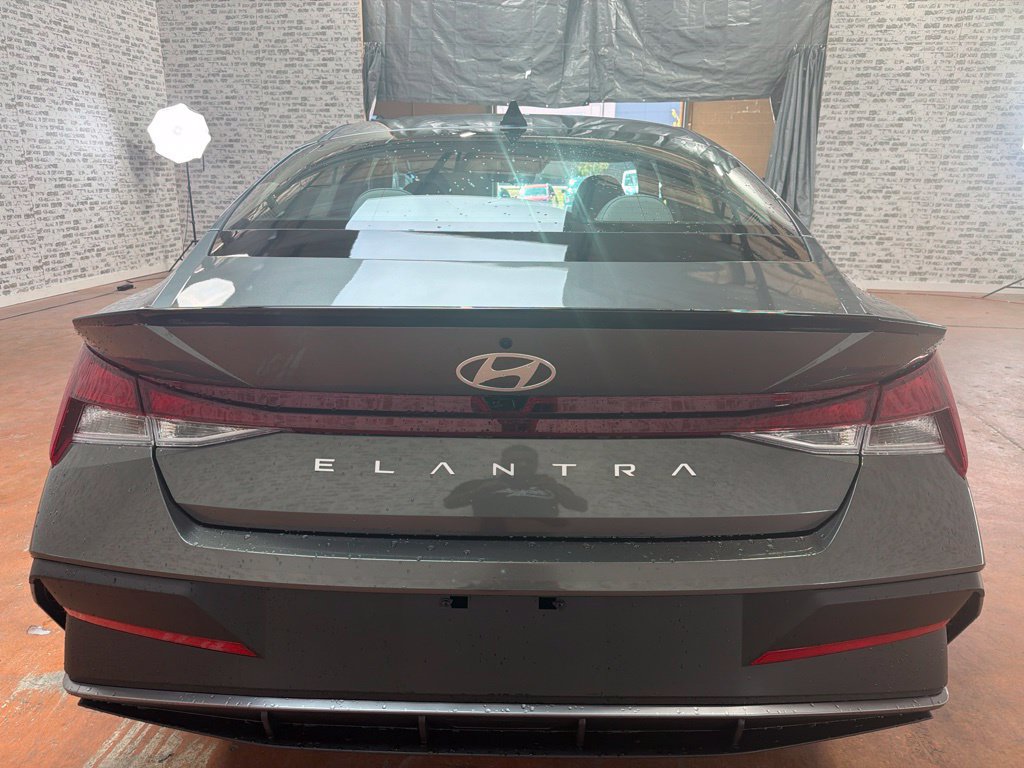 New 2026 Hyundai Elantra SEL Sport FWD image 6