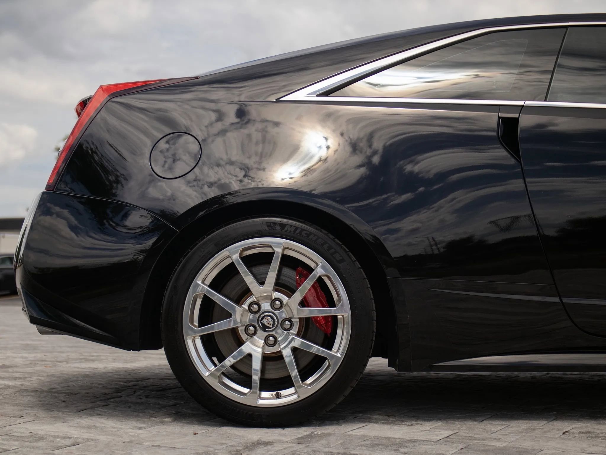 Used 2013 Cadillac CTS V w/ Wood Trim Package RWD image 21