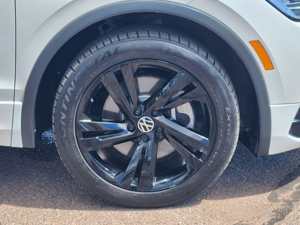 Used 2023 Volkswagen Tiguan SE R-Line AWD/4WD image 30