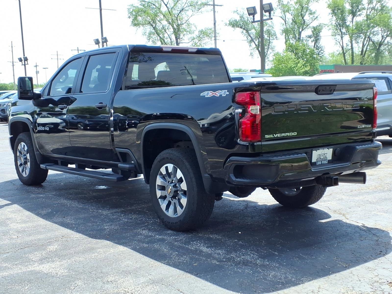 Used 2023 Chevrolet Silverado 2500 Custom w/ Custom Value Package AWD/4WD image 6