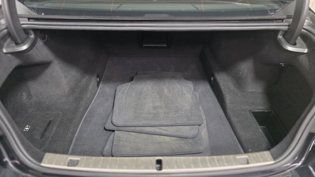 Used 2021 BMW 750i xDrive w/ Luxury Rear Seating Package image 6