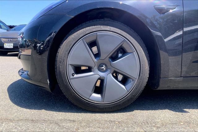 Used 2023 Tesla Model 3 Standard Range RWD image 5