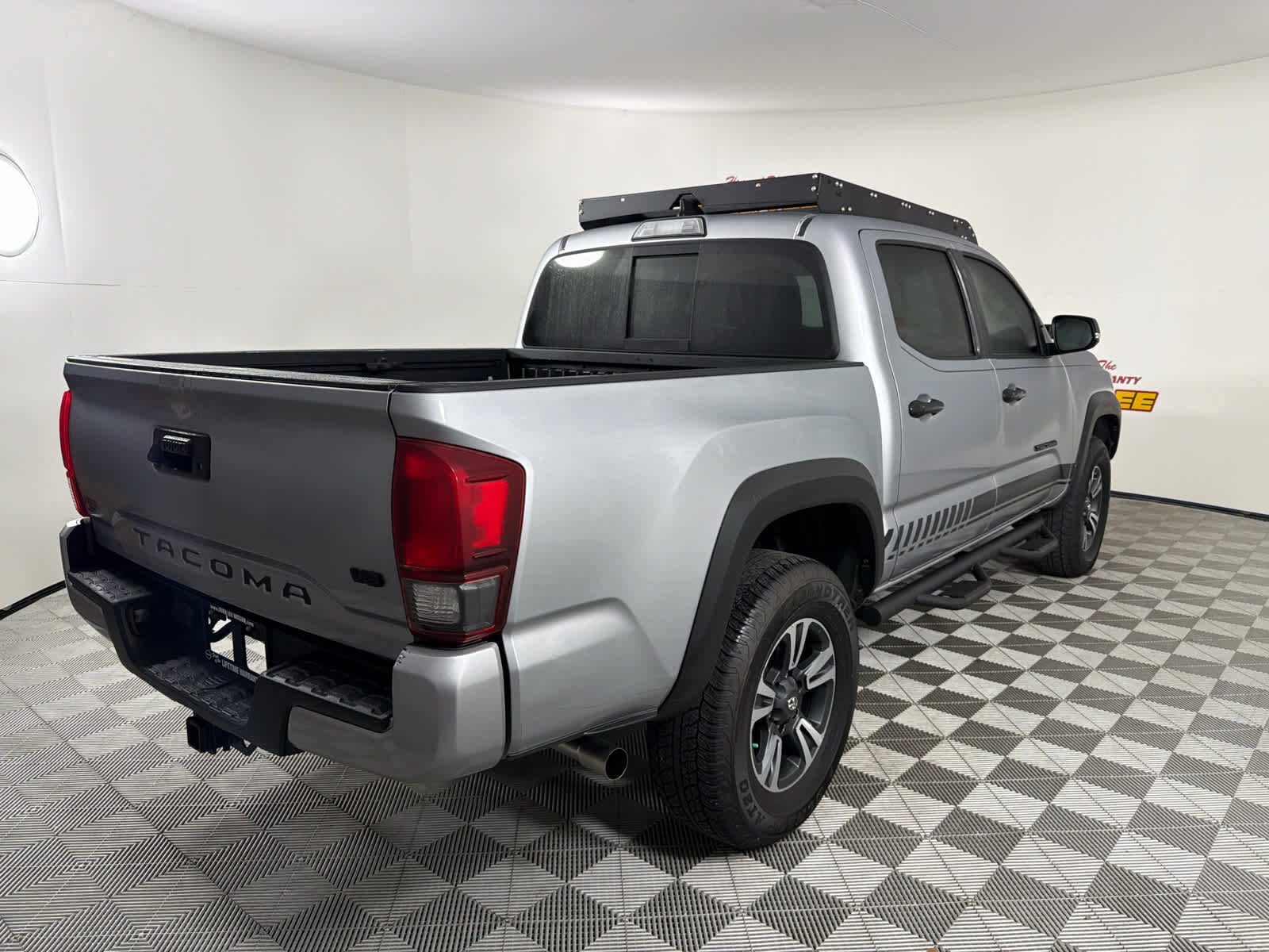Used 2019 Toyota Tacoma TRD Sport image 6