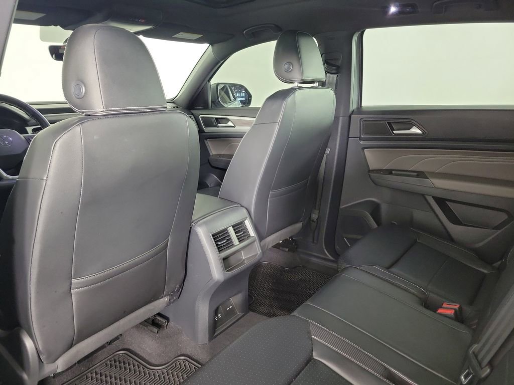 Used 2022 Volkswagen Atlas Cross Sport SE FWD image 11
