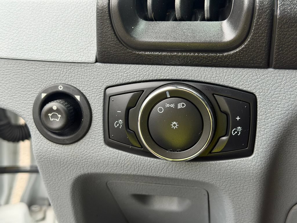 Used 2019 Ford Transit 150 130 Low Roof RWD image 32