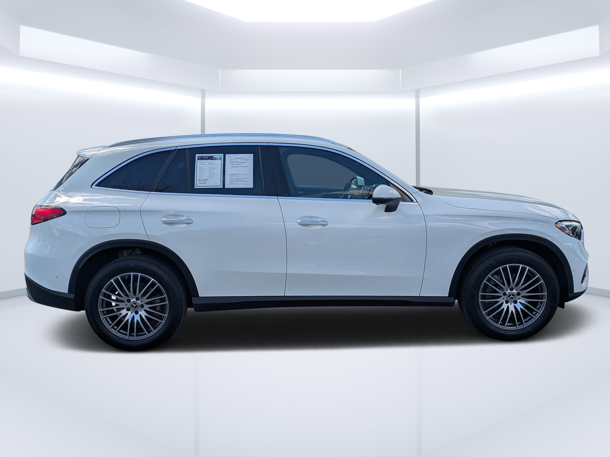 Certified 2025 Mercedes-Benz GLC 300 image 2