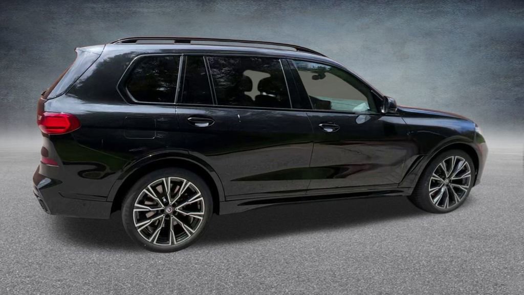 Used 2022 BMW X7 M50i image 29