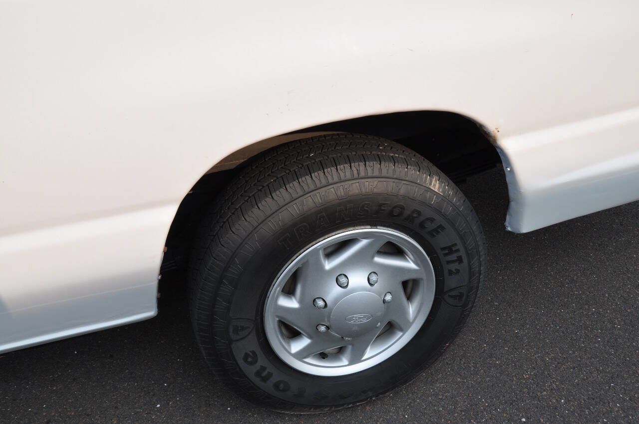 Used 2013 Ford E-250 and Econoline 250 Extended w/ PWR Group image 14