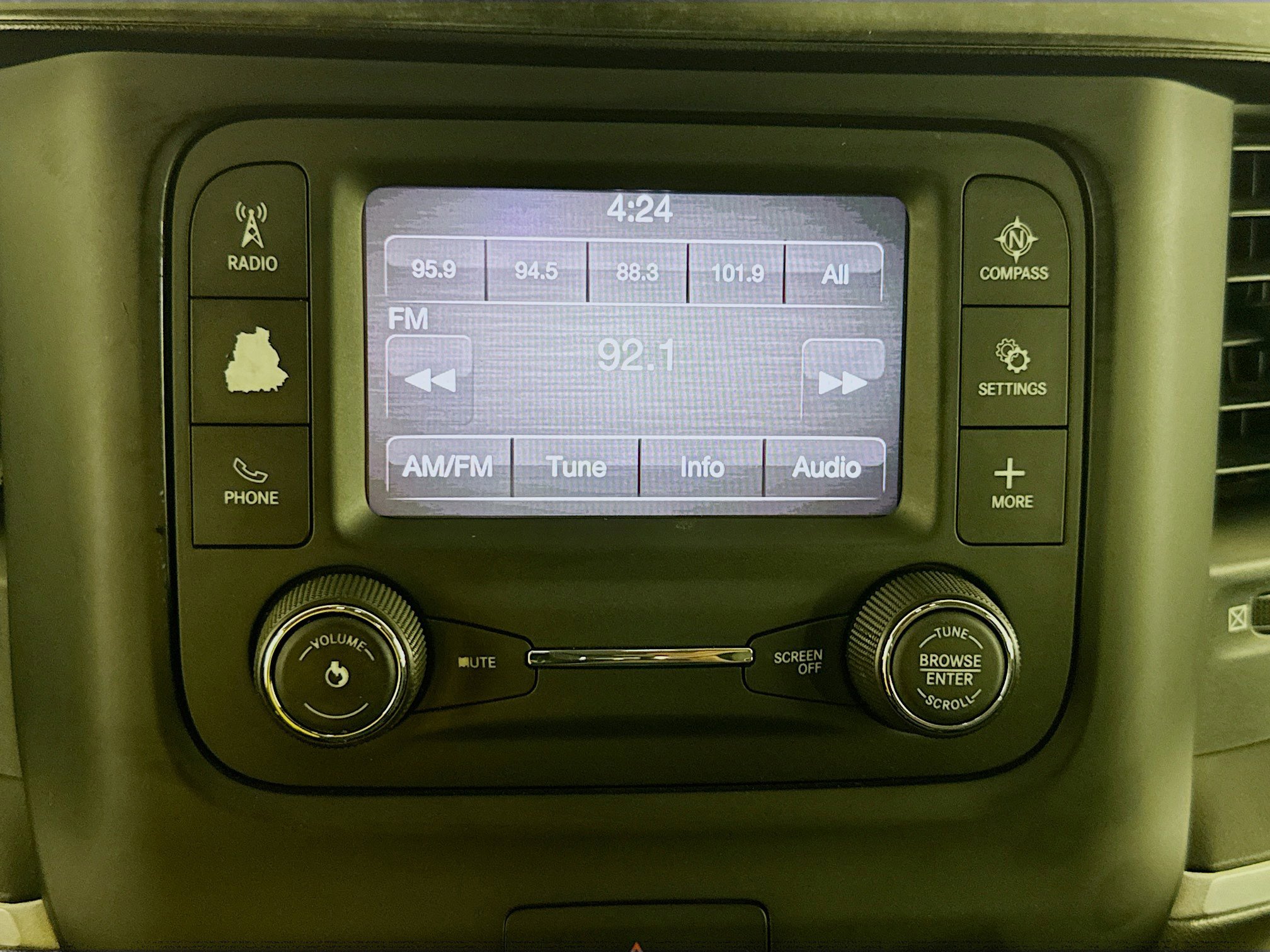 Used 2020 RAM 1500 Big Horn RWD image 17