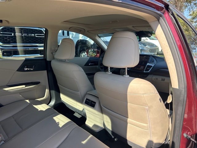 Used 2017 Honda Accord Touring image 16