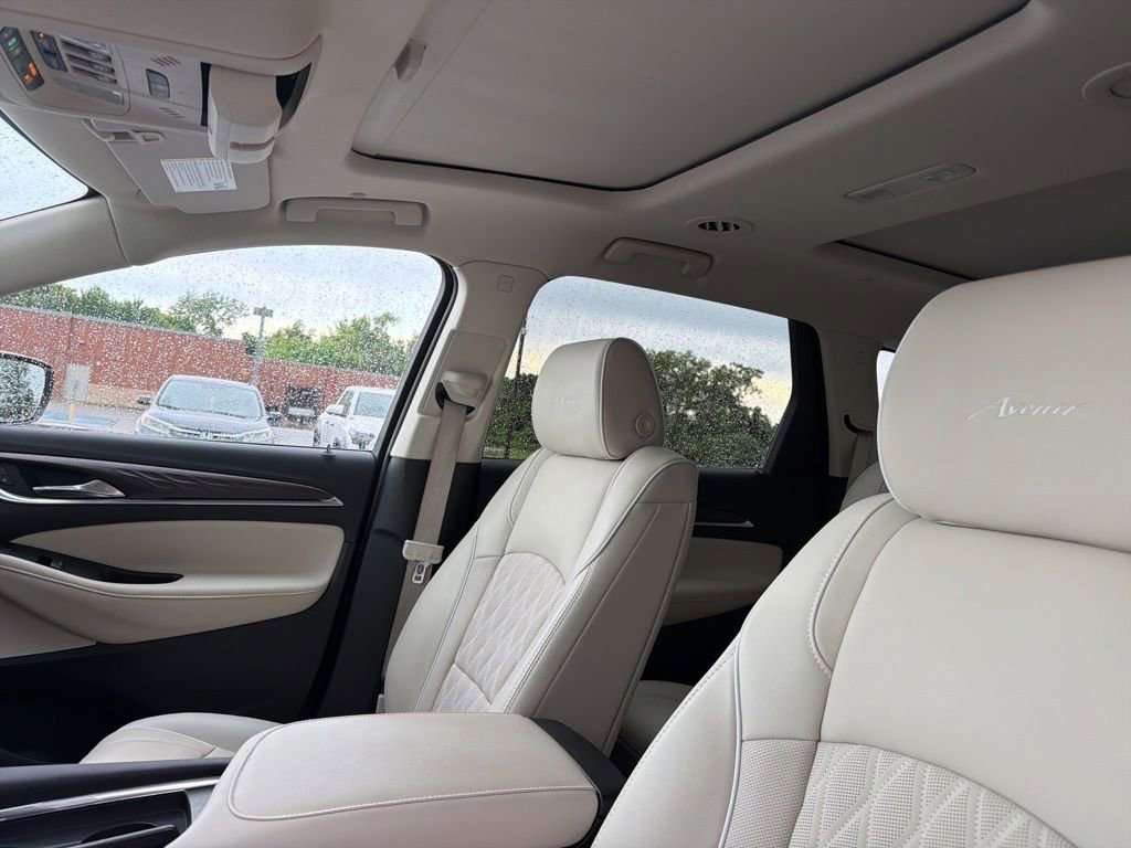 Used 2023 Buick Enclave Avenir w/ Avenir Technology Package FWD image 27