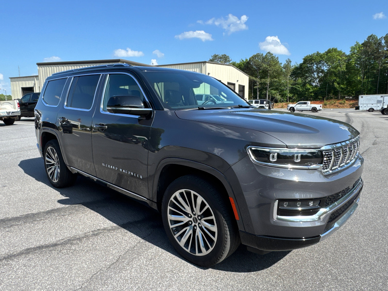 Used 2025 Jeep Grand Wagoneer 4WD image 4