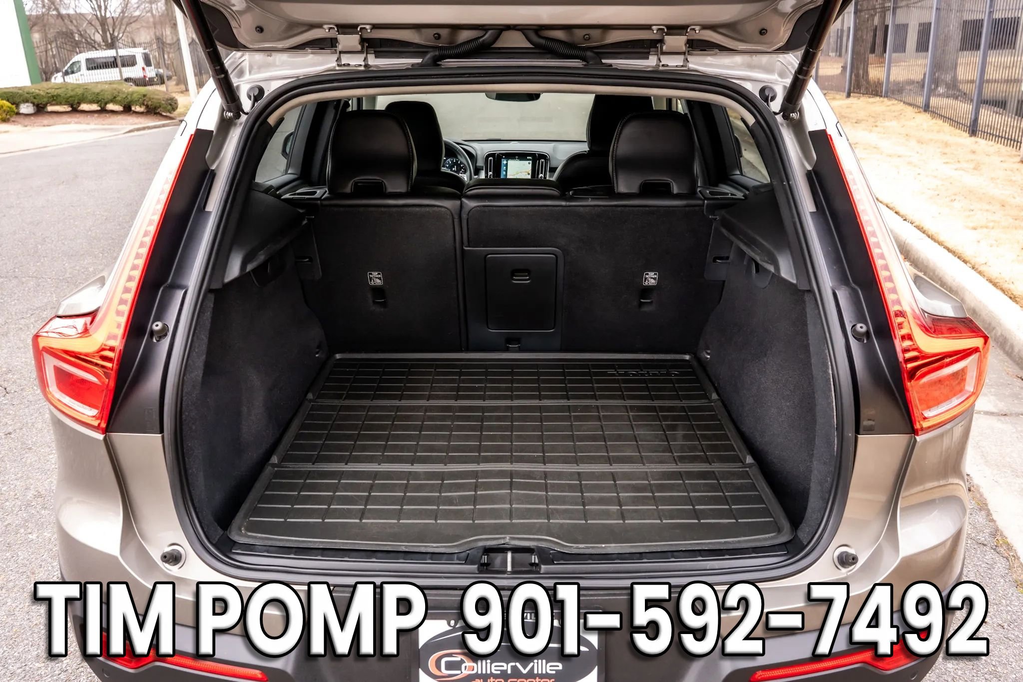 Used 2022 Volvo XC40 T5 Momentum image 14