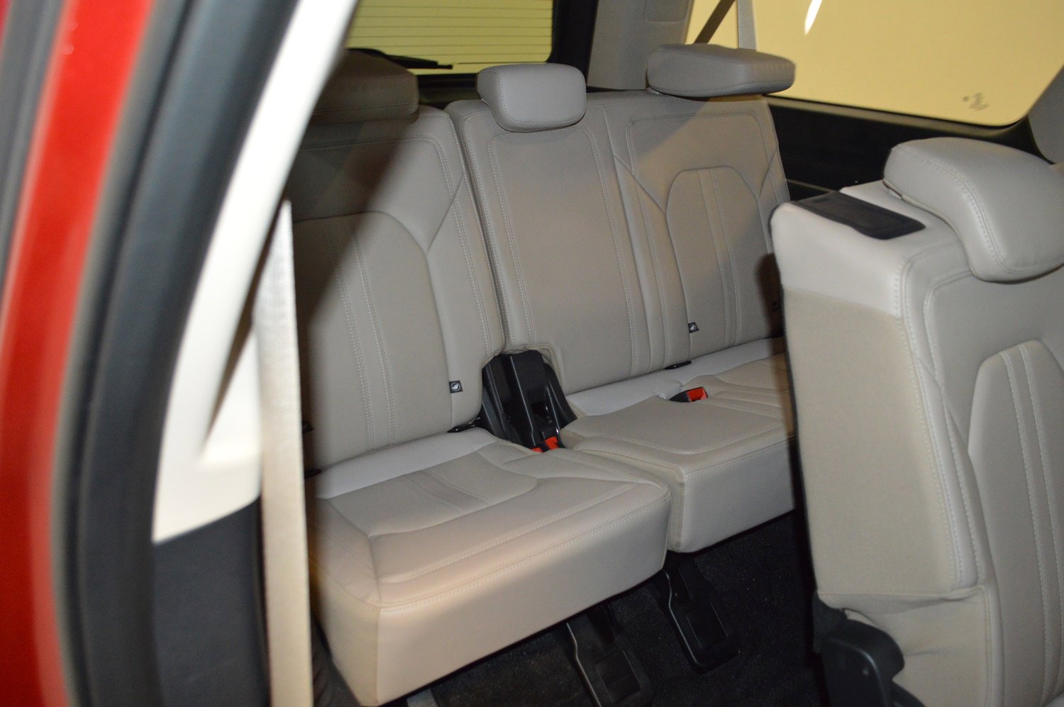 Used 2022 Ford Expedition Max Limited image 13