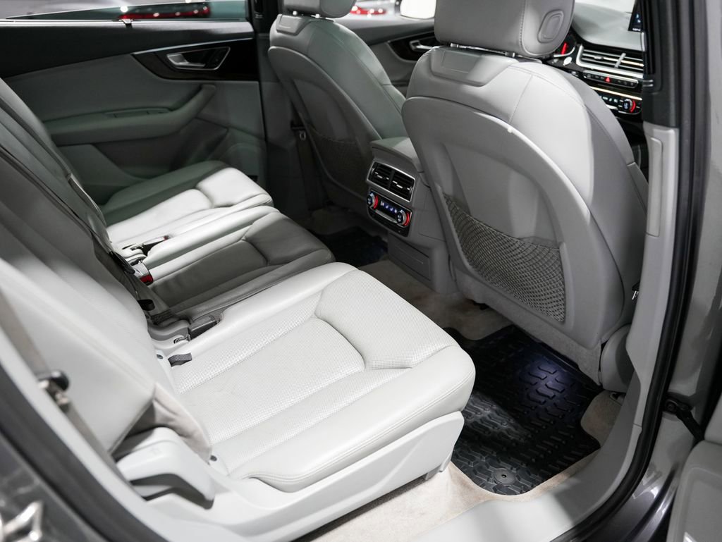 Used 2017 Audi Q7 3.0T Premium Plus w/ Premium Plus Package image 29