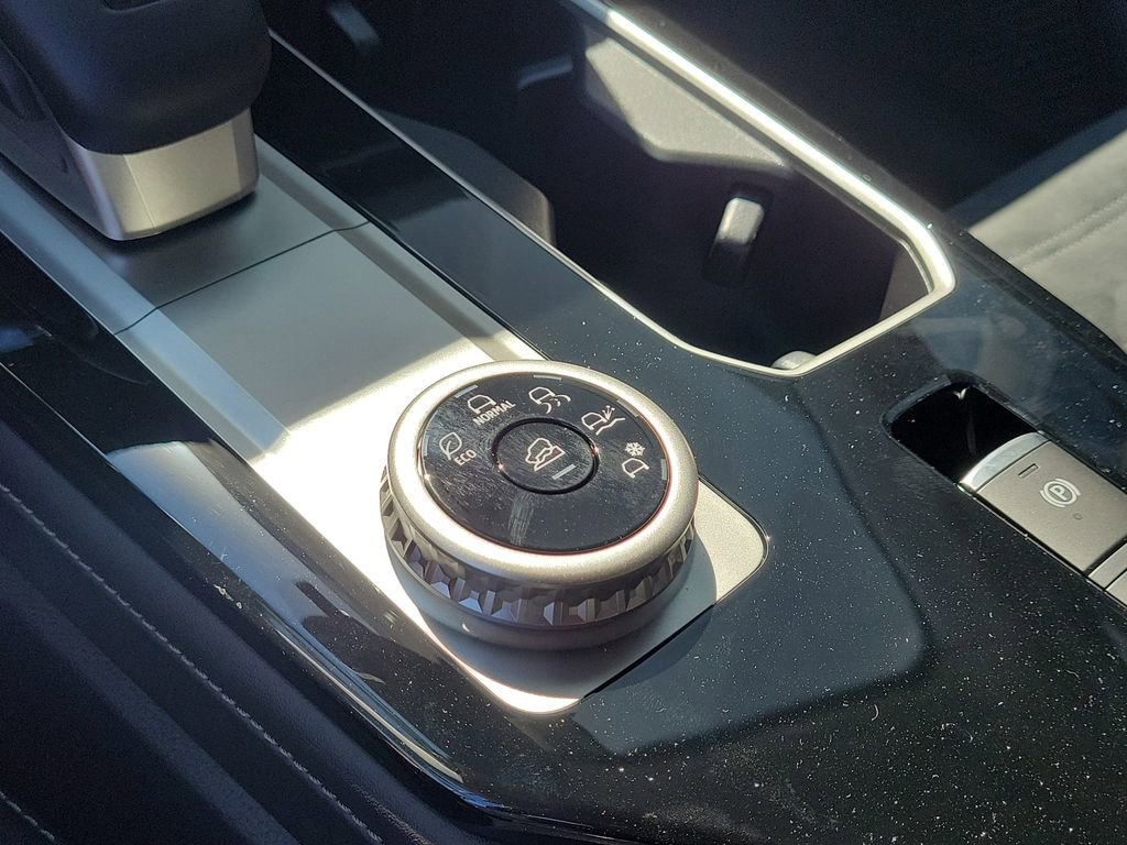 New 2025 Mitsubishi Outlander SE image 20