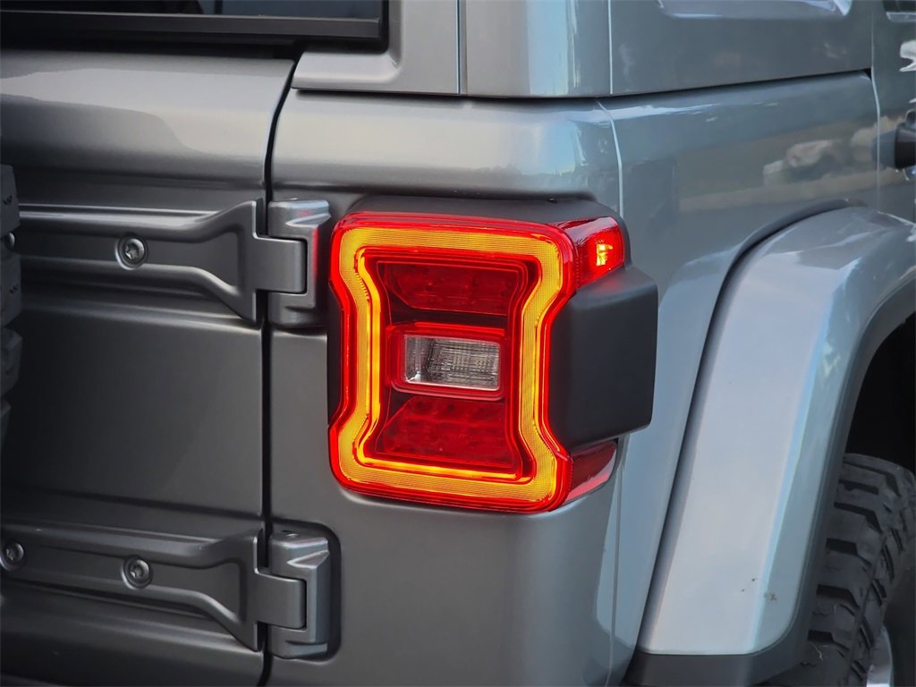 Used 2019 Jeep Wrangler Unlimited Sahara image 40