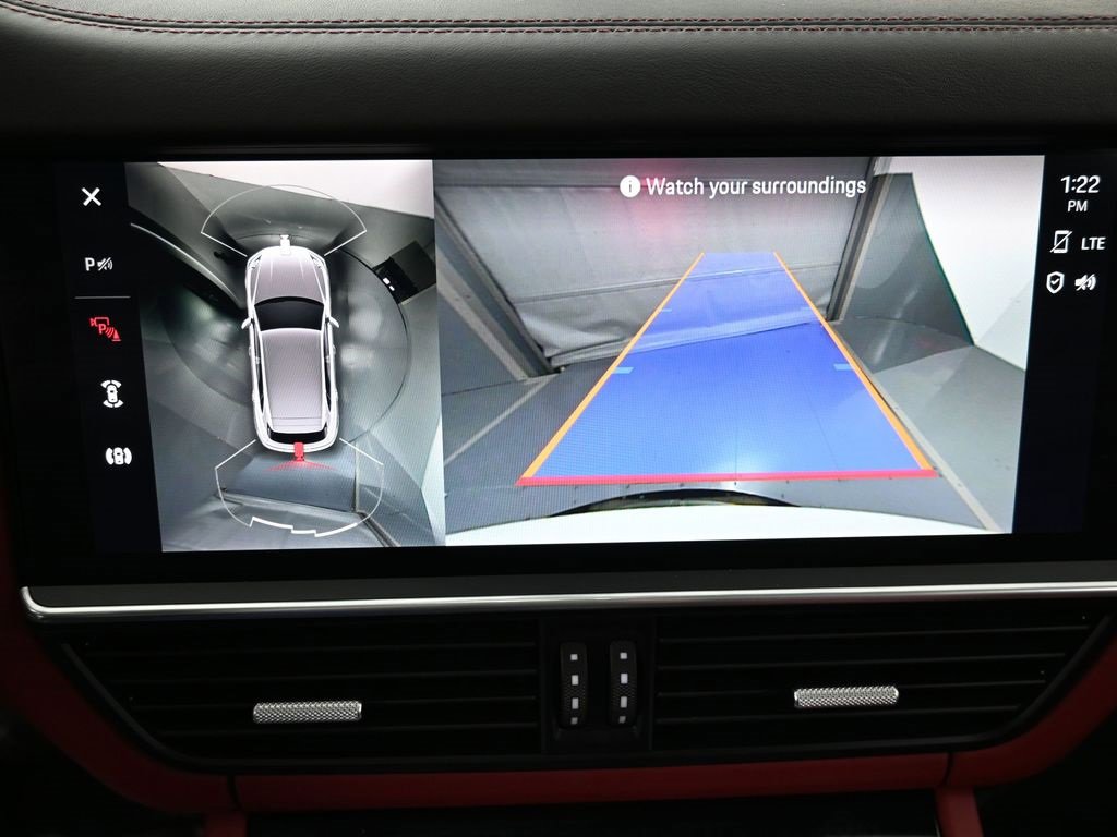 Used 2022 Porsche Cayenne Turbo S image 24