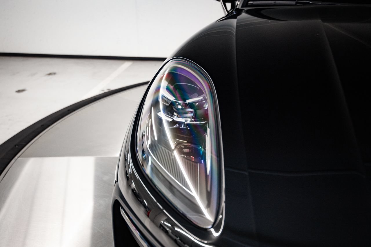 Certified 2024 Porsche Macan AWD/4WD image 13