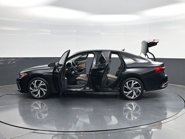 Used 2025 Volkswagen Jetta SEL FWD image 61