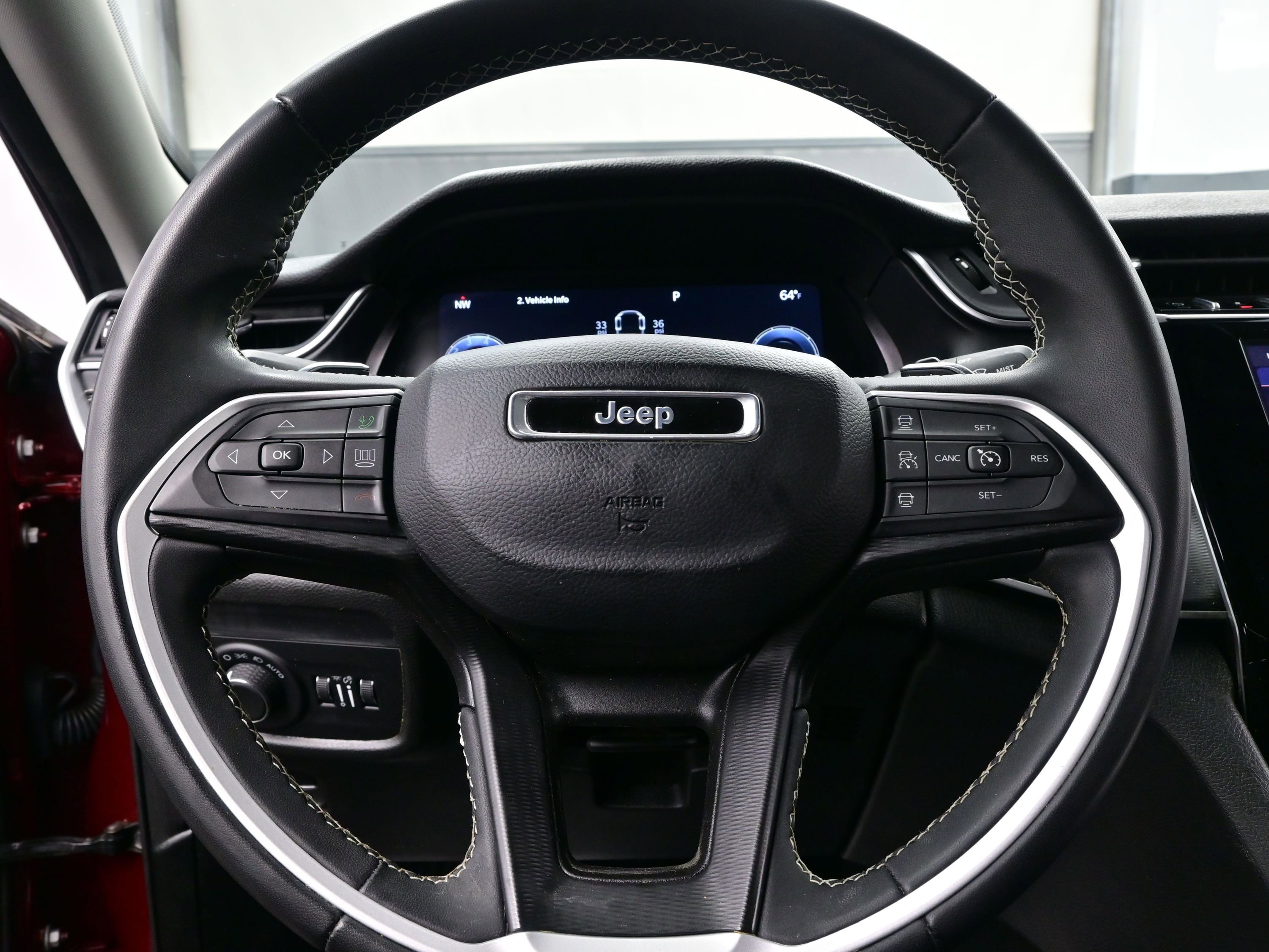 Used 2023 Jeep Grand Cherokee L Laredo image 24