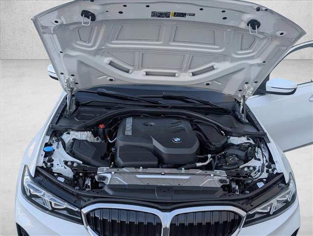 Used 2025 BMW 330i Sedan w/ Premium Package image 23