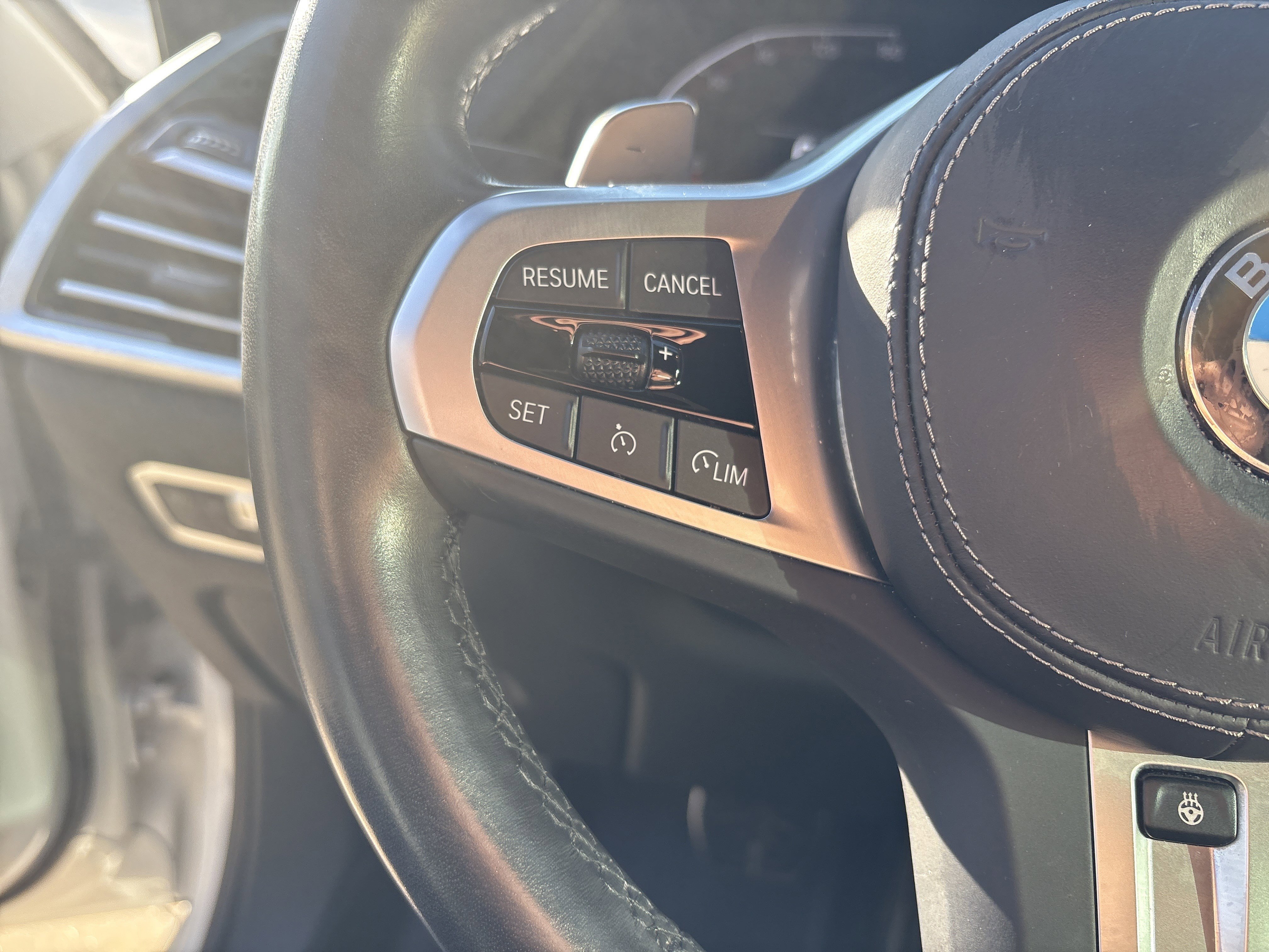 Used 2022 BMW X7 xDrive40i w/ M Sport Package image 19