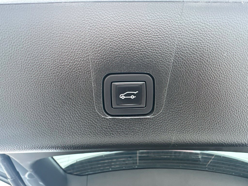 Used 2024 Chevrolet Traverse Premier w/ Redline Edition AWD/4WD image 26