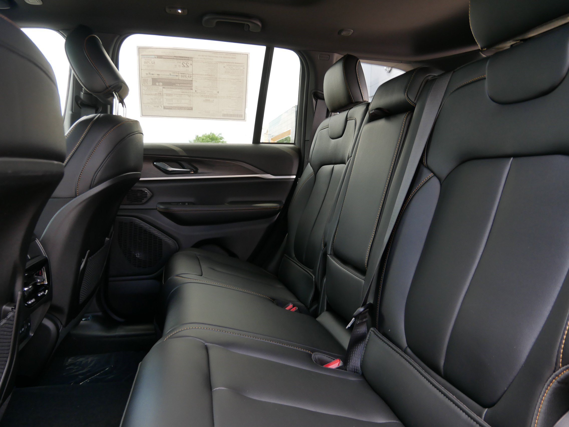 New 2026 Jeep Grand Cherokee Limited AWD/4WD image 10
